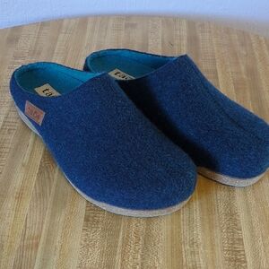 Taos Footwear Navy Wool Clogs
